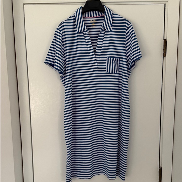Lilly Pulitzer Dune Upf 50+ Short Sleeve dress in Barton Blue St. Tropez Stripe - Picture 4 of 9